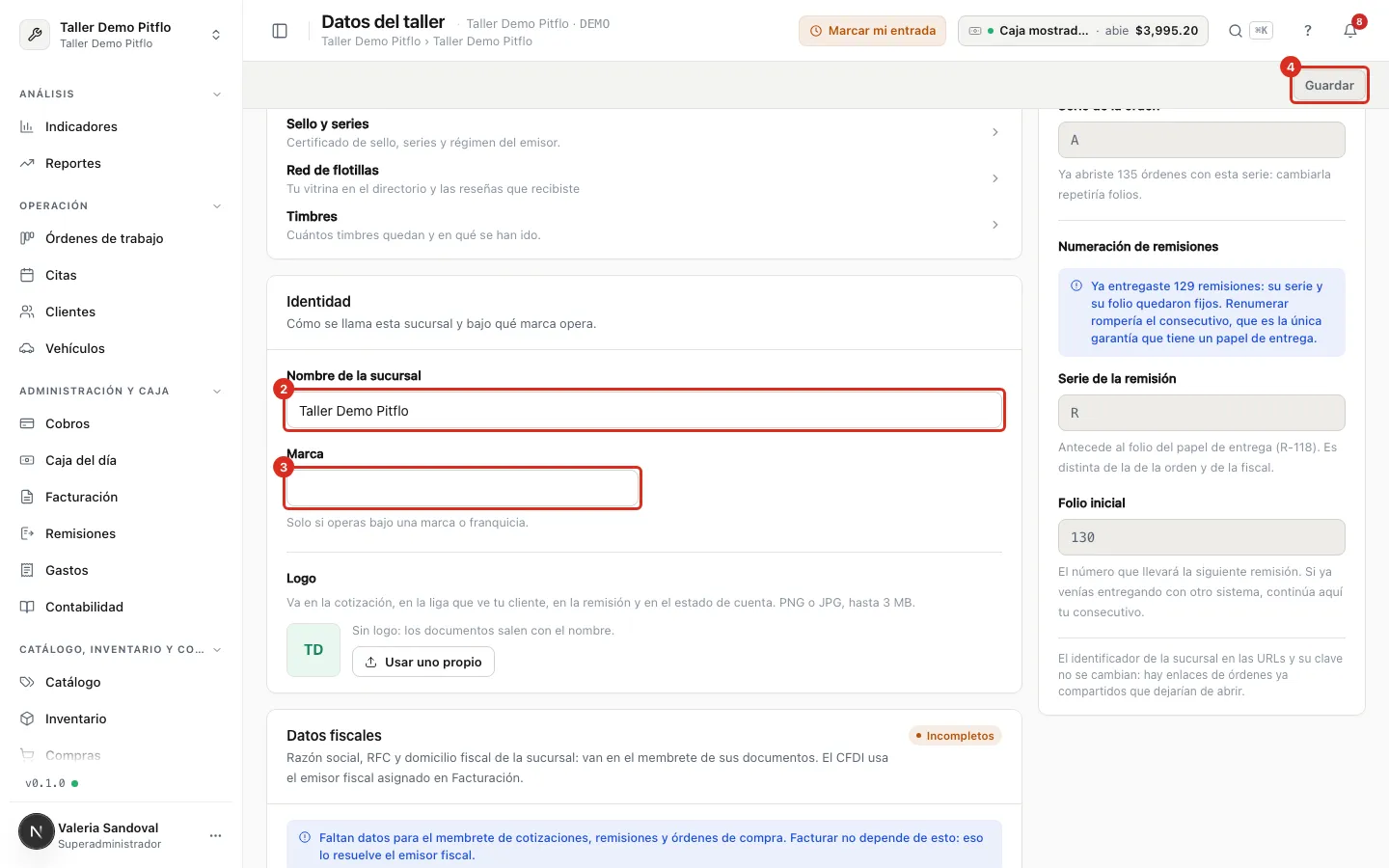 Panel Identidad con el nombre, la marca y el botón Guardar