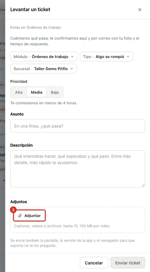 El botón Adjuntar en la hoja del ticket