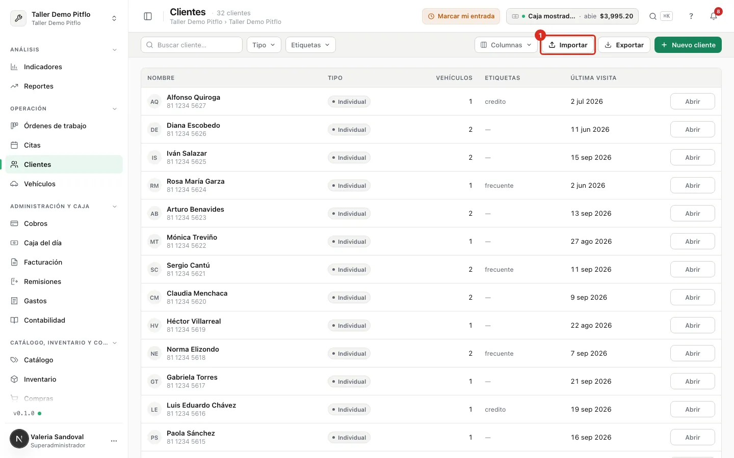 El botón Importar en la lista de Clientes